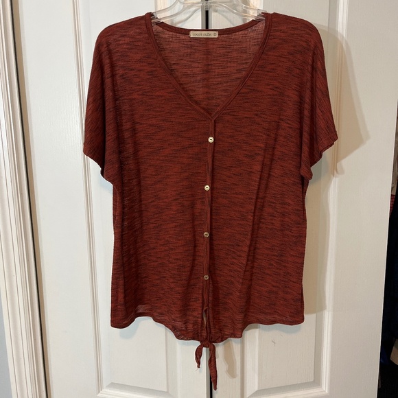 Coco’s Clozet Burnt Red w/ Black Tie-Front Button Top - Size Large - Picture 2 of 11